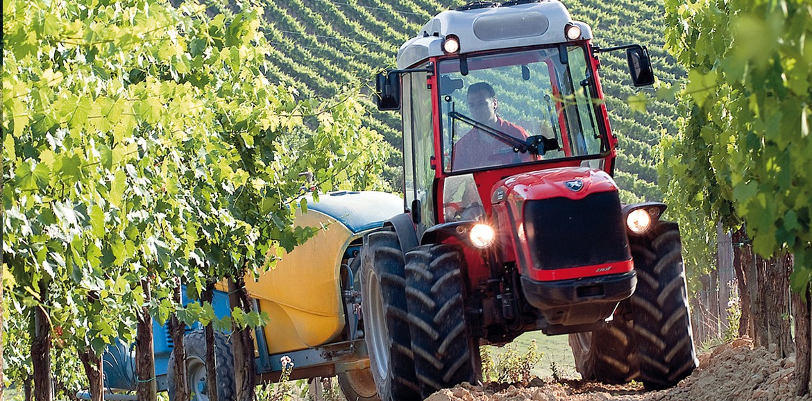 Antonio Carraro | TRG, the mightiest tractor of the Ergit 100 series