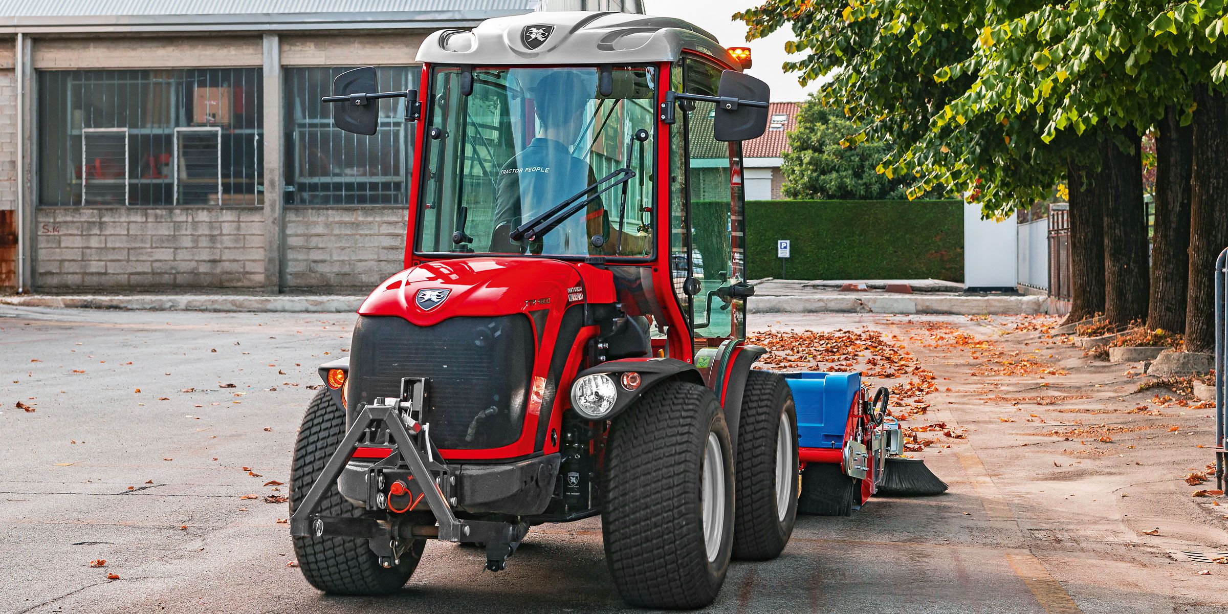 Antonio Carraro TTR 4400 II, isodiametric reversible tractor with hydrostatic transmission